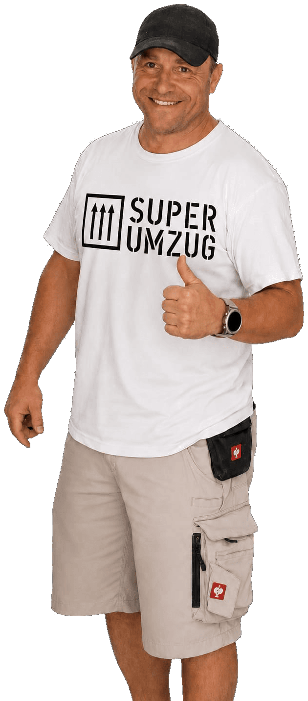 Mitarbeiter von Super Umzug im Team-Shirt mit Daumen nach oben